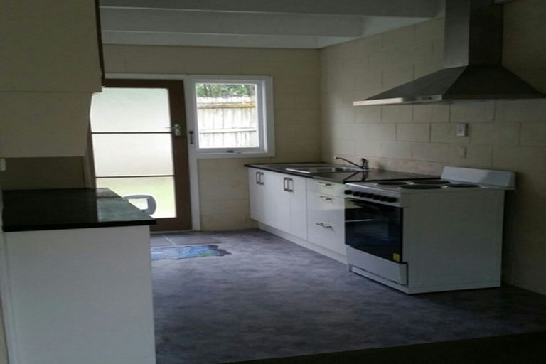 Photo of property in 1/66 Flanshaw Road, Te Atatu South, Auckland, 0610