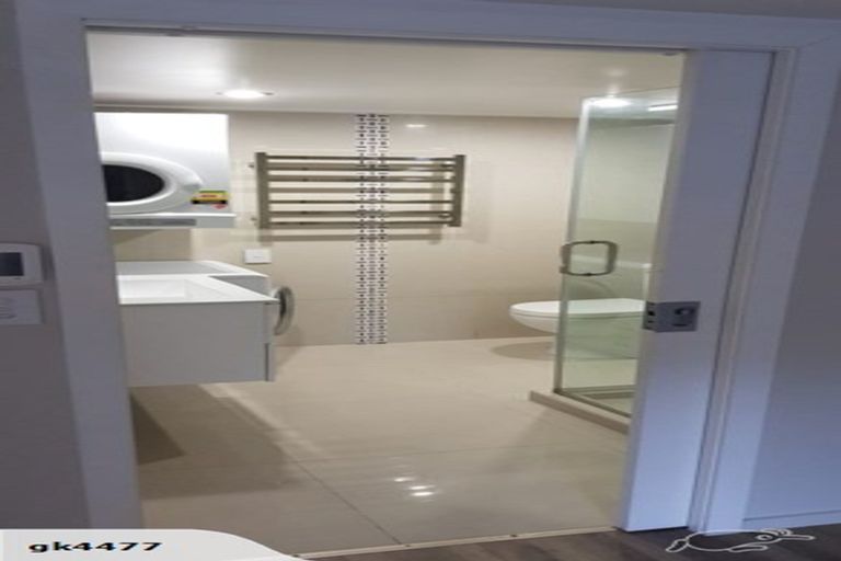 Photo of property in 1/224 Forrest Hill Road, Forrest Hill, Auckland, 0620