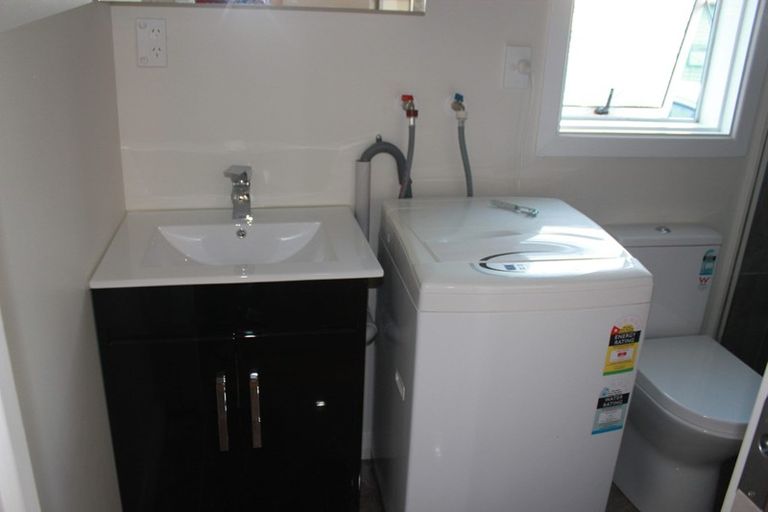 Photo of property in 3 Glen Marine Parade, Glendene, Auckland, 0602