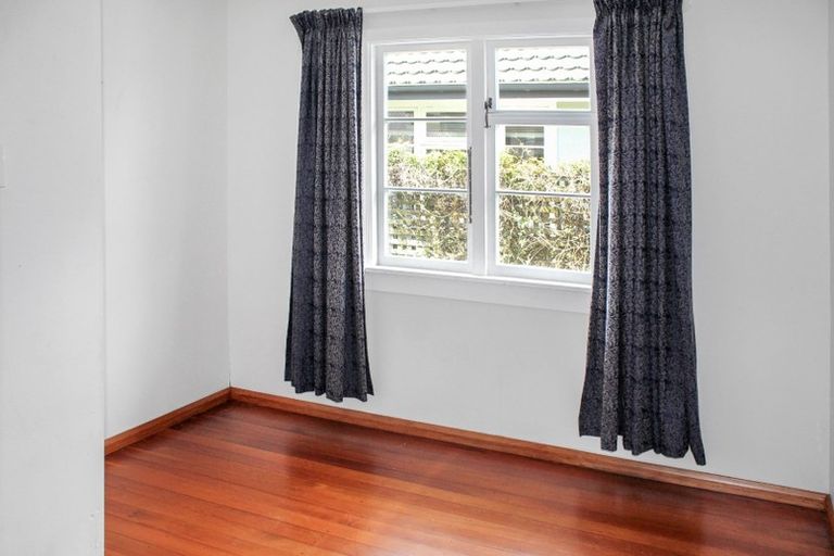 Photo of property in 12 Centennial Drive, Hokowhitu, Palmerston North, 4410