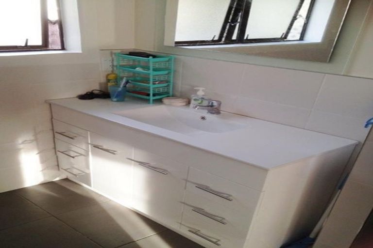 Photo of property in 77 Pakuranga Road, Pakuranga, Auckland, 2010