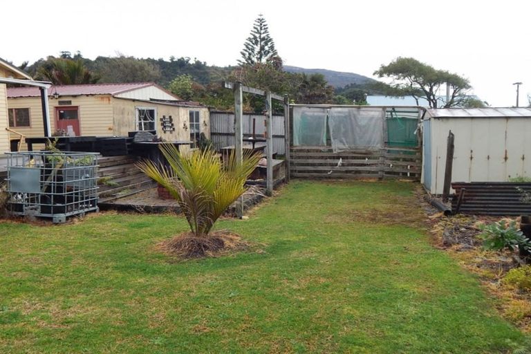 Photo of property in 1 Curtis Street, Hector, 7822