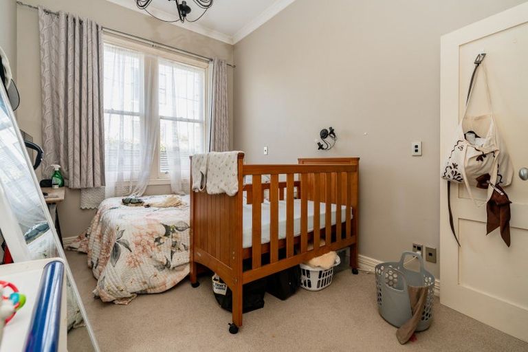 Photo of property in 16 Austin Street, Mount Victoria, Wellington, 6011