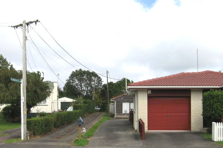 Photo of property in 1/31a Colwill Road, Massey, Auckland, 0614