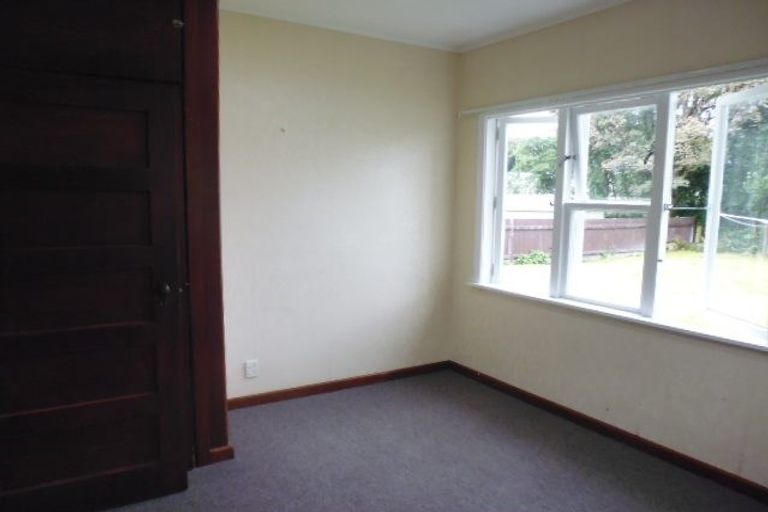 Photo of property in 17 Roberts Street, Epuni, Lower Hutt, 5011