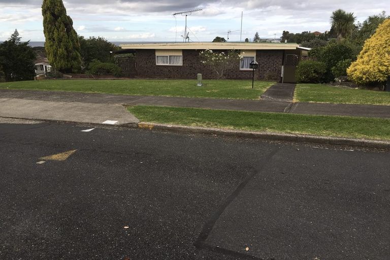 Photo of property in 1/20 Halldene Terrace, Red Beach, 0932