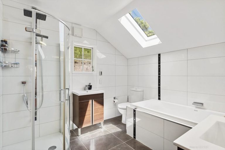 Photo of property in 136 Onslow Road, Khandallah, Wellington, 6035