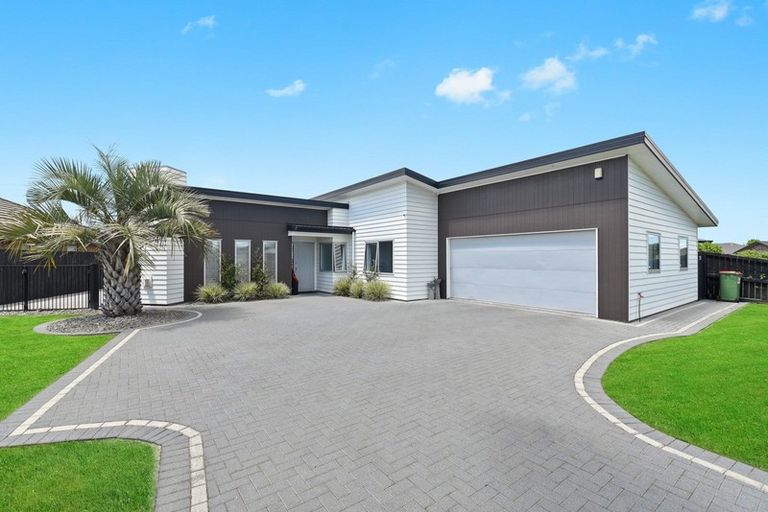 Photo of property in 44 Aquila Crescent, Rototuna North, Hamilton, 3210