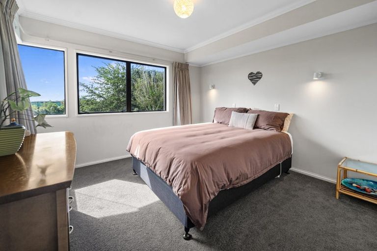 Photo of property in 17 Randell Place, Te Puke, 3119