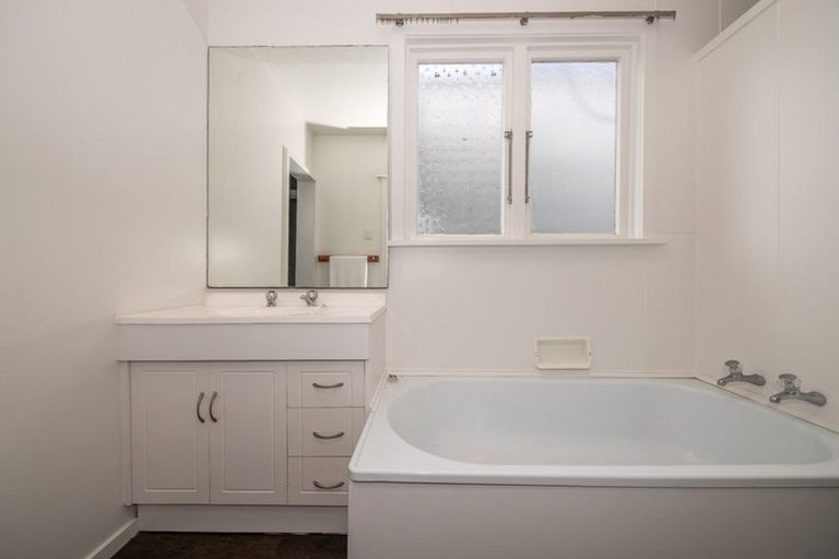 Photo of property in 14 Queen Street, Westport, 7825