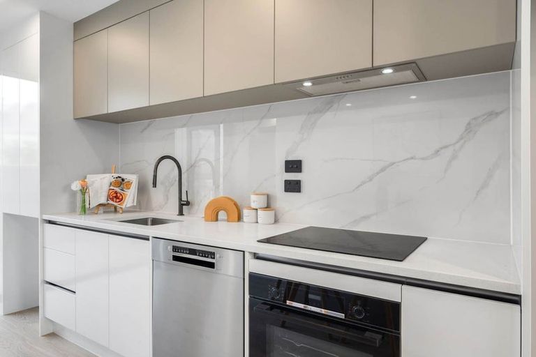 Photo of property in 25a Oteha Valley Road, Northcross, Auckland, 0632