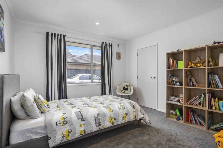 Photo of property in 21 Paso Fino Crescent, Karaka, Papakura, 2113