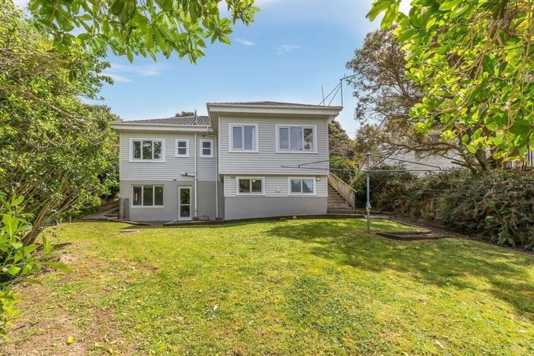Photo of property in 7 Tainui Terrace, Tawa, Wellington, 5028