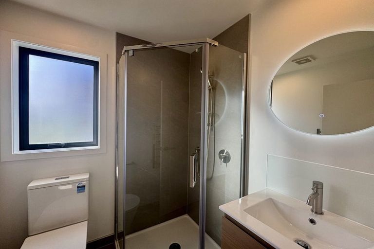 Photo of property in 12/506 Glenfield Road, Bayview, Auckland, 0629