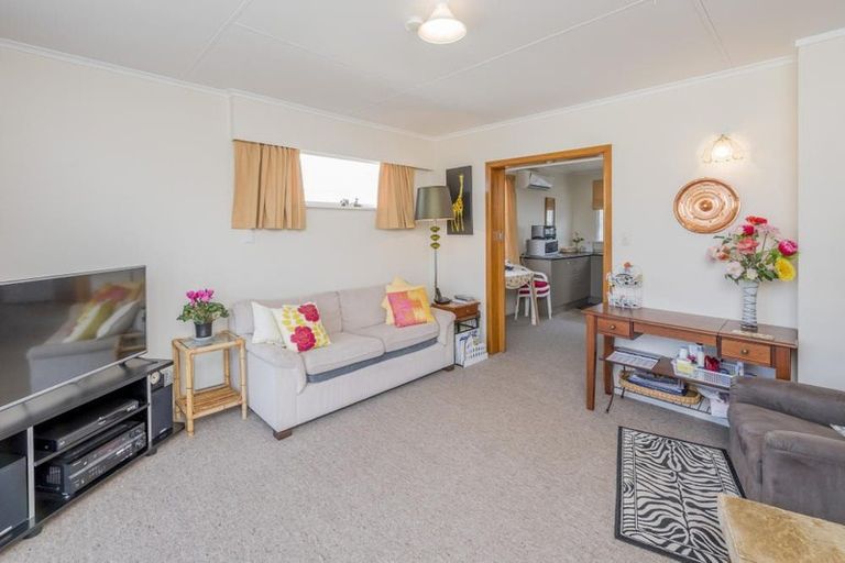 Photo of property in 11 Weraroa Road, Levin, 5510