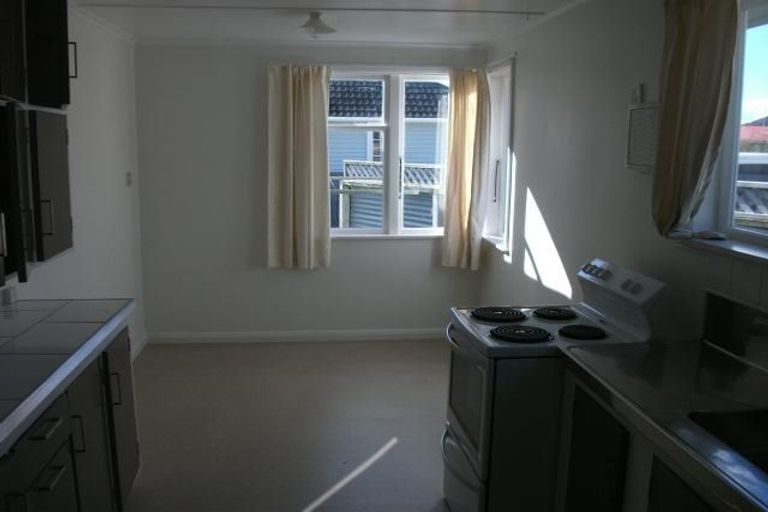 Photo of property in 8 Hollard Grove, Avalon, Lower Hutt, 5011