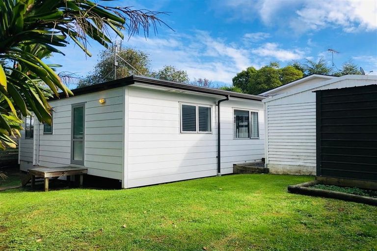 Photo of property in 26 Mirrabooka Avenue, Botany Downs, Auckland, 2010