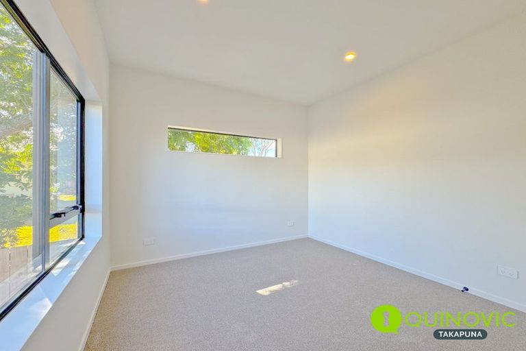 Photo of property in 7c Buisson Glade, West Harbour, Auckland, 0618