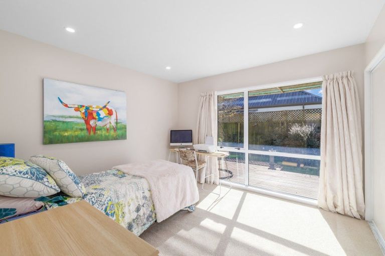 Photo of property in 46 Westgrove Avenue, Avonhead, Christchurch, 8042