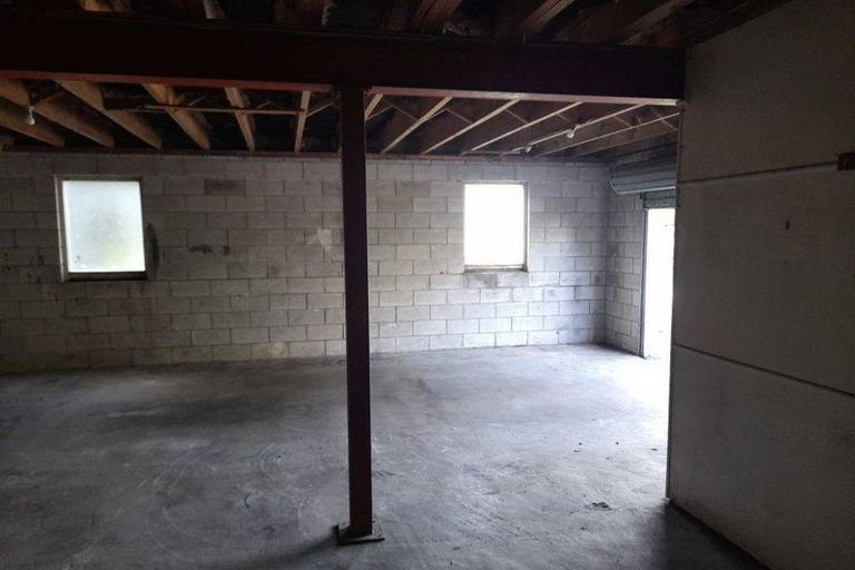 Photo of property in 2 Victoria Avenue, Waiuku, 2123