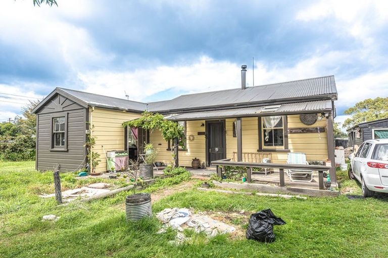 Photo of property in 43 Flower Street, Bulls, 4818