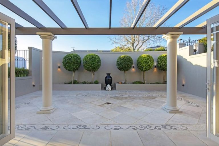 Photo of property in 26 Oliver Twist Avenue, Mellons Bay, Auckland, 2014