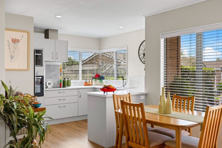 Photo of property in 16 The Grove, Red Beach, 0932