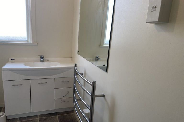 Photo of property in 20 Royal Crescent, Saint Kilda, Dunedin, 9012