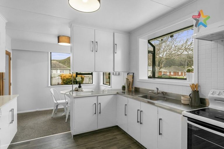 Photo of property in 59 Chapman Crescent, Naenae, Lower Hutt, 5011