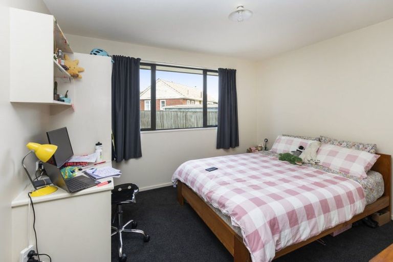 Photo of property in 16a Piko Crescent, Riccarton, Christchurch, 8041