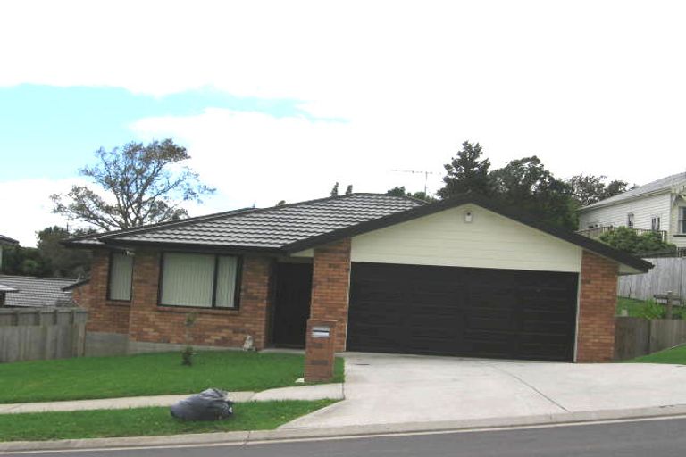 Photo of property in 3 Oratia Drive, Glen Eden, Auckland, 0602