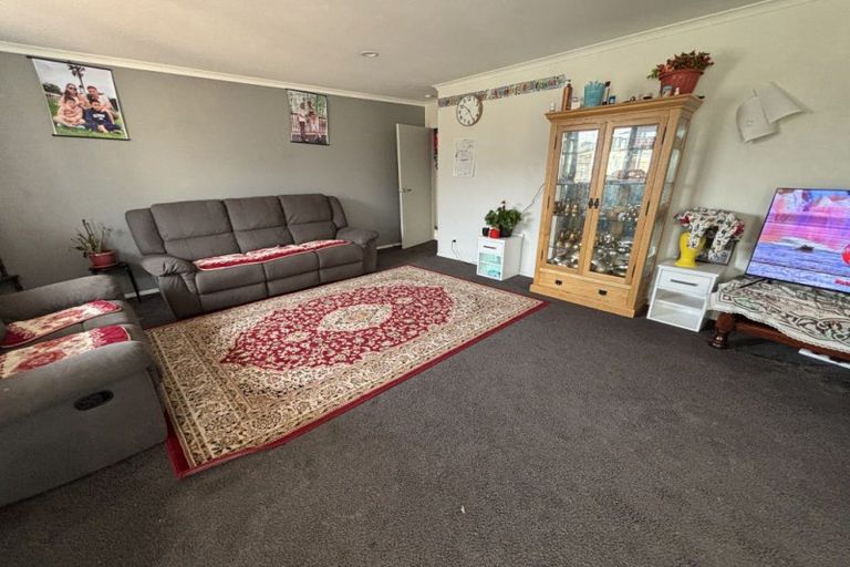 Photo of property in 16 Macdonald Heights, Feilding, 4702