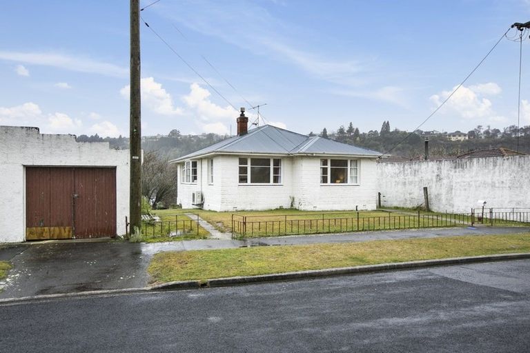 Photo of property in 35 Bradford Street, Bradford, Dunedin, 9011
