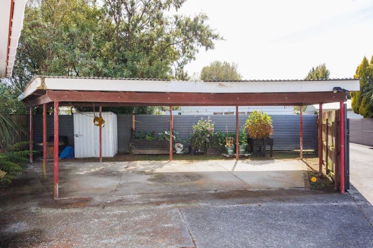 Photo of property in 34 Ruamahanga Crescent, Terrace End, Palmerston North, 4410