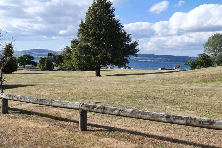 Photo of property in 20 Kurapoto Lane, Rainbow Point, Taupo, 3330