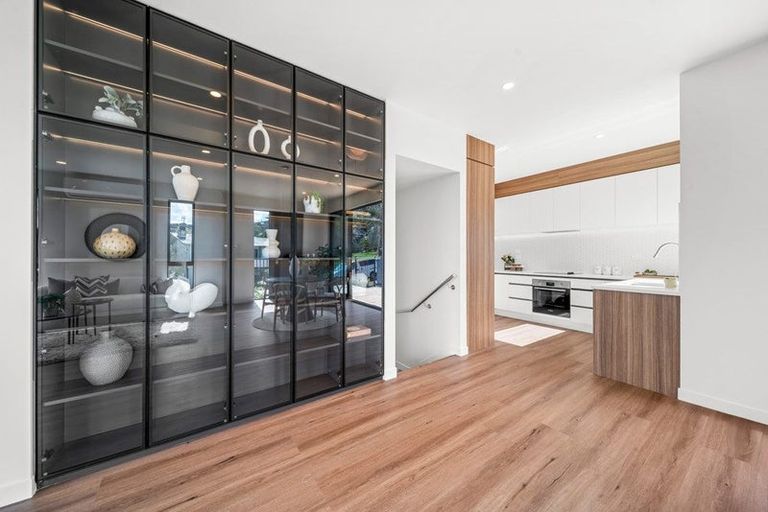 Photo of property in 33d Saint Peters Street, Northcote, Auckland, 0627