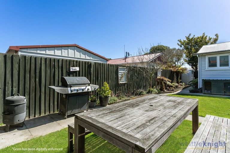 Photo of property in 6 Silvester Street, Woolston, Christchurch, 8023