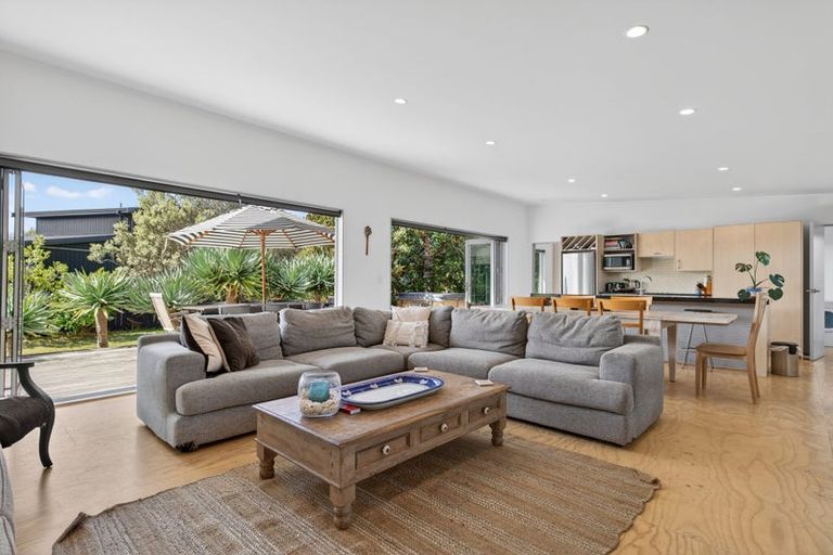 Photo of property in 10 Ti Tree Place, Mangawhai Heads, Mangawhai, 0505