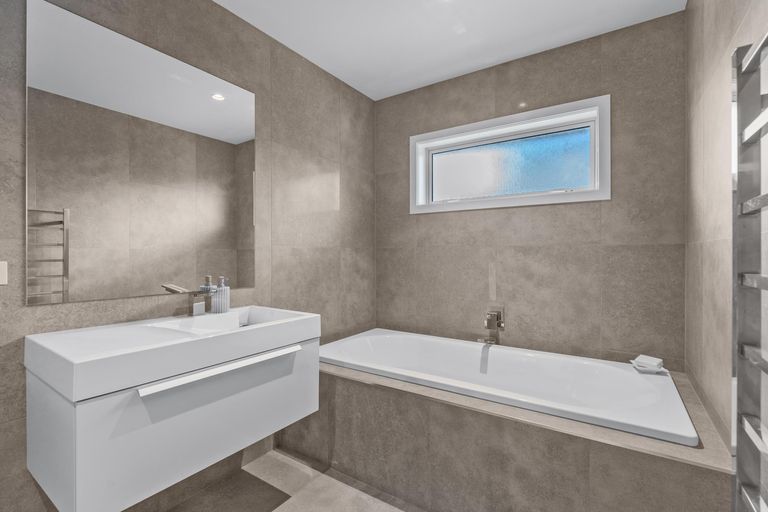 Photo of property in 10a Mackay Drive, Greenhithe, Auckland, 0632