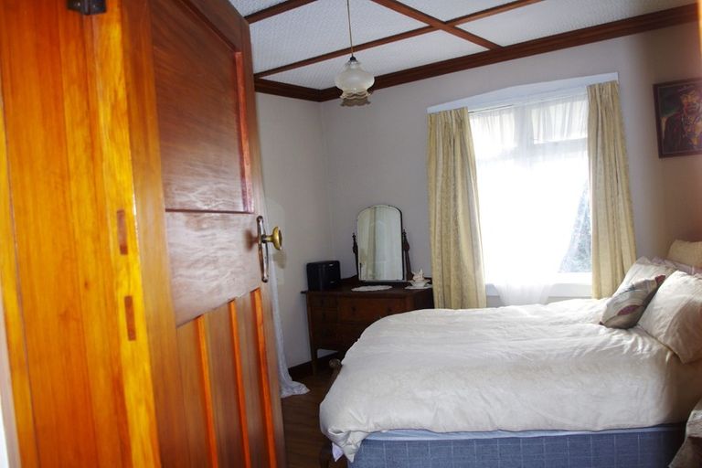 Photo of property in 28 Napier Street, Opunake, 4616