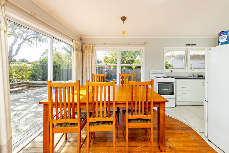 Photo of property in 26 Tiraumea Drive, Pakuranga, Auckland, 2010