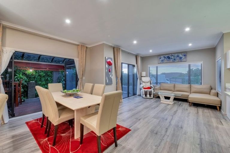 Photo of property in 12 Corsica Way, Karaka, Papakura, 2113