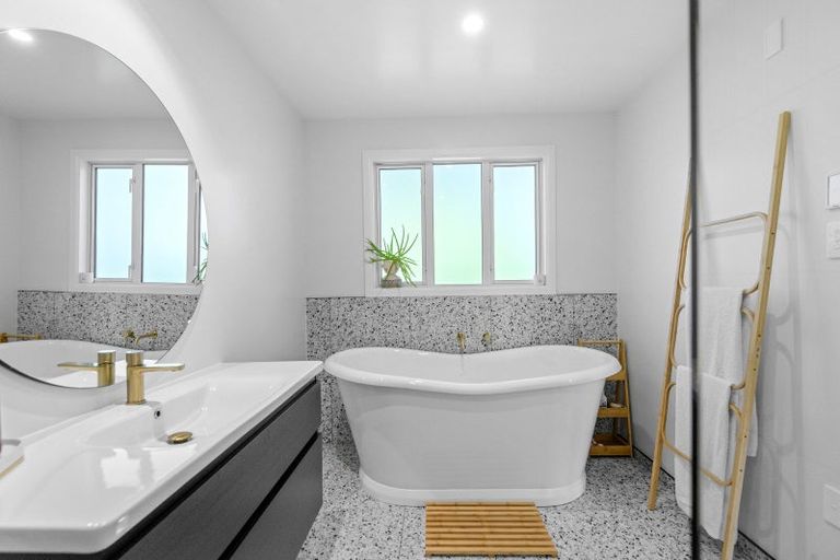 Photo of property in 10 Archdall Place, Avonhead, Christchurch, 8042