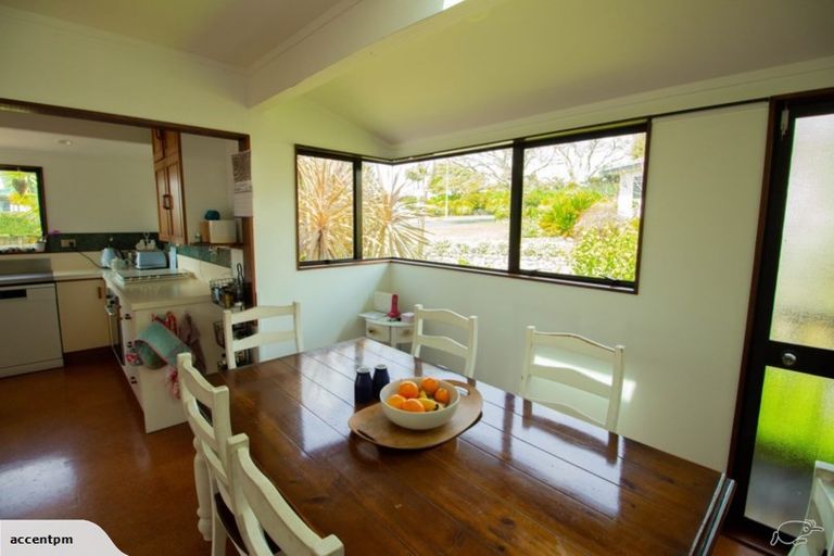 Photo of property in 18 Margaret Drive, Omokoroa, 3114