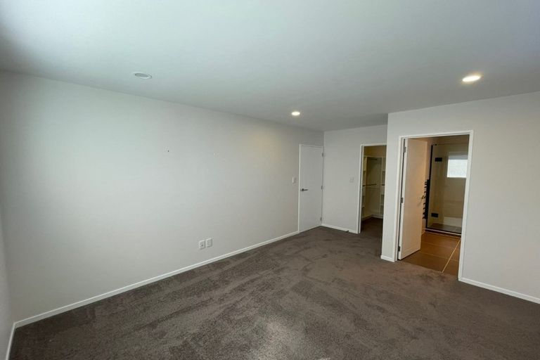 Photo of property in 22 Holcroft Street, Papakura, 2110
