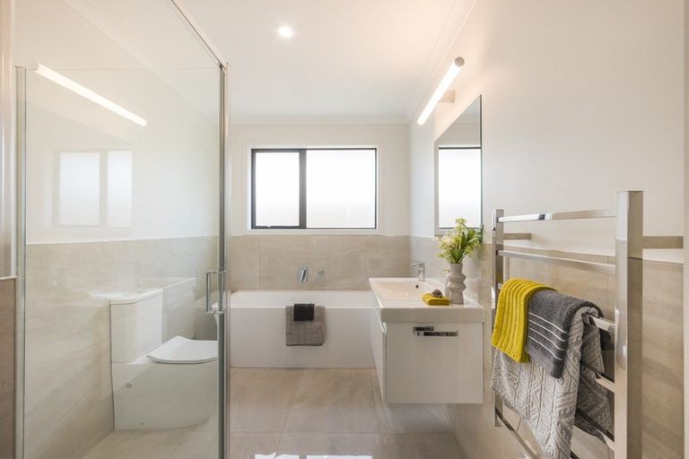 Photo of property in 110 Roberts Line, Kelvin Grove, Palmerston North, 4414