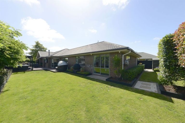 Photo of property in 43 Putake Drive, Parklands, Christchurch, 8083