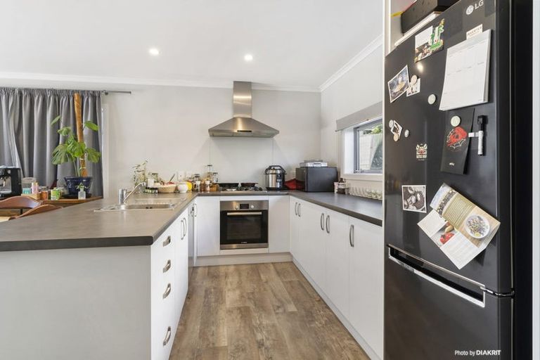 Photo of property in 6/20 Glanmire Road, Newlands, Wellington, 6037