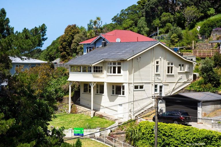 Photo of property in 120 Sutherland Road, Melrose, Wellington, 6023