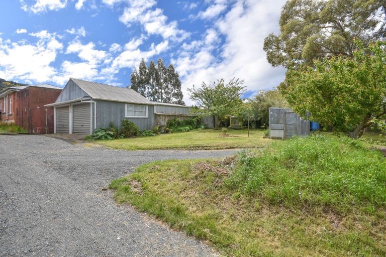 Photo of property in 407 Outram-mosgiel Road, North Taieri, Outram, 9073